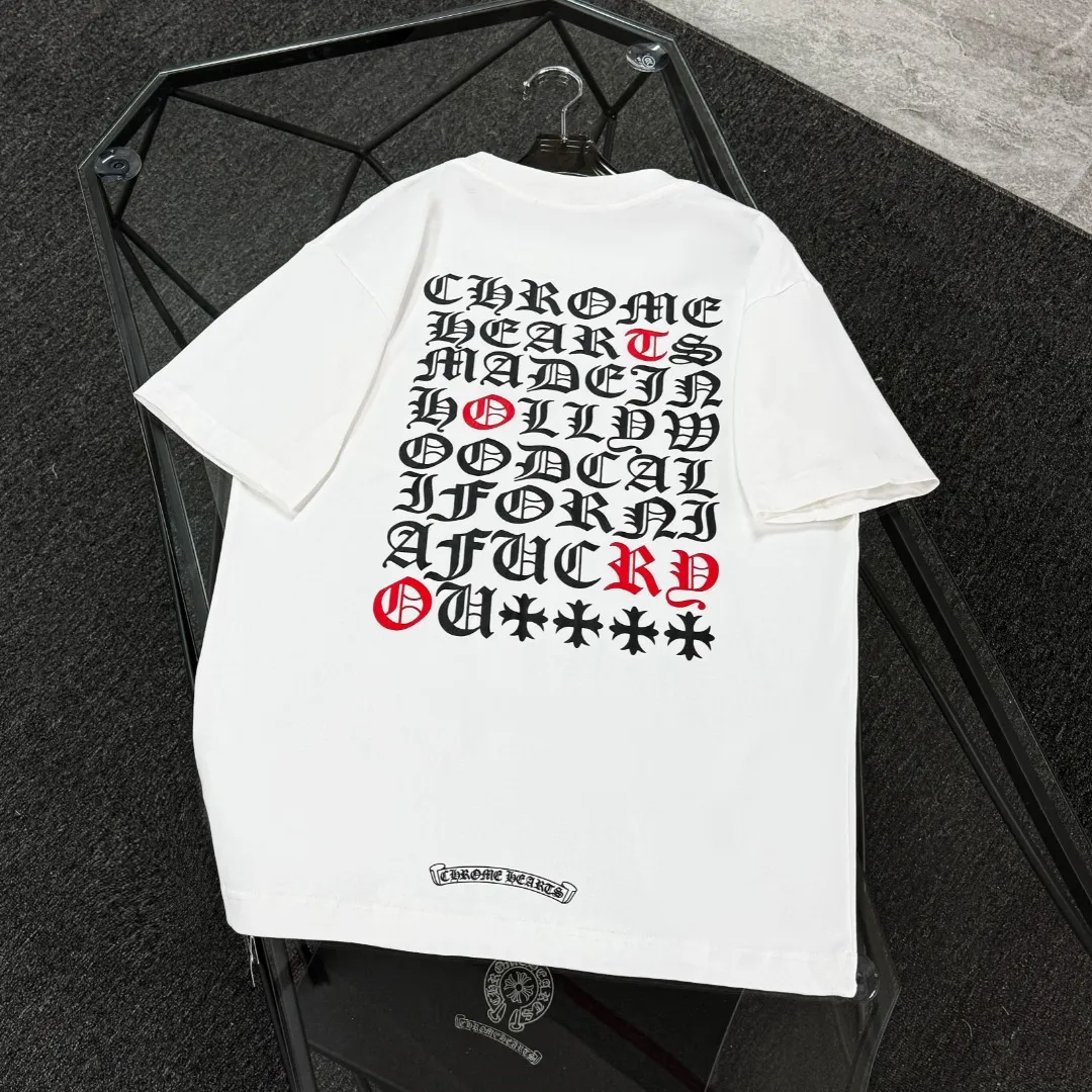 P170 Chrome Hearts 25 high-end versions. The fabric is made of 300 grams of high-density pure cotton. It does not deform or shrink. It has three labels. It is the same style for men and women. Technology: suede foaming + digital printing. Color: white, black. SIZE: S-XL.